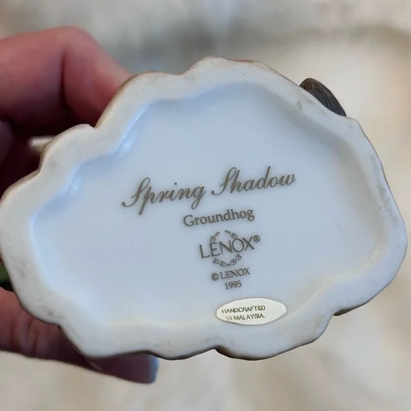 Lennox Spring shadow groundhog figurine - Picture 5 of 5